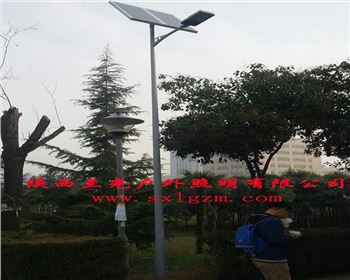 湖北太陽(yáng)能路燈-湖北省西安市政法大學(xué)路燈照明工程